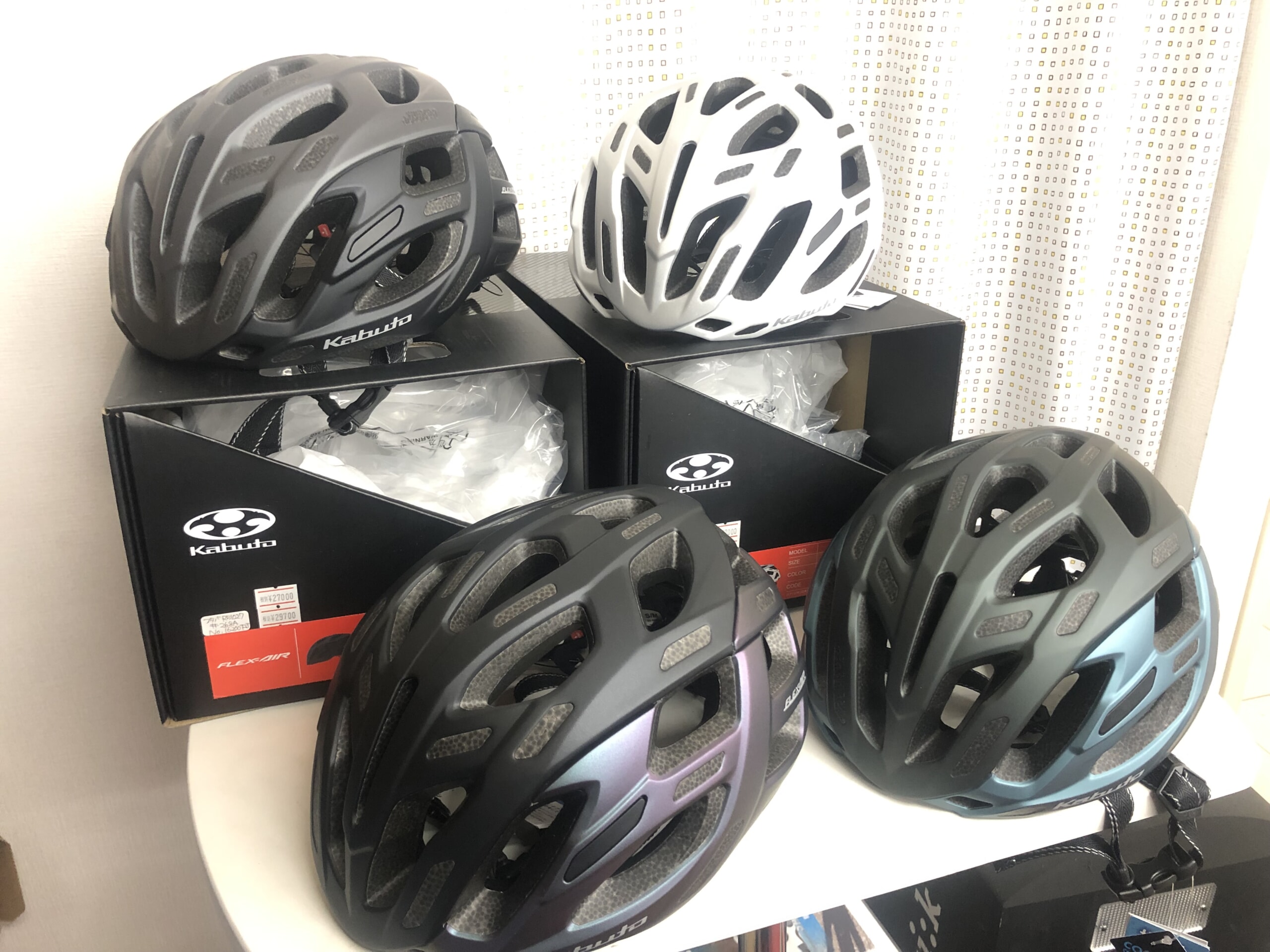 ヘルメット新入荷！！